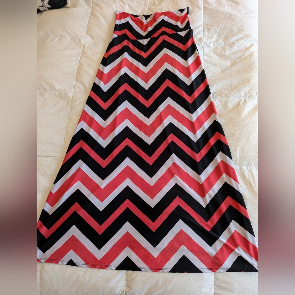 Women's U-Kiss Chevron Maxi Skirt - Black, Pink, and White Size M